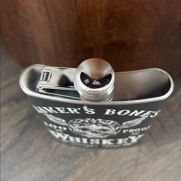 Bikers Bones Whiskey, stainless steel screw top flask - 8 ounce - Picture 2 of 5